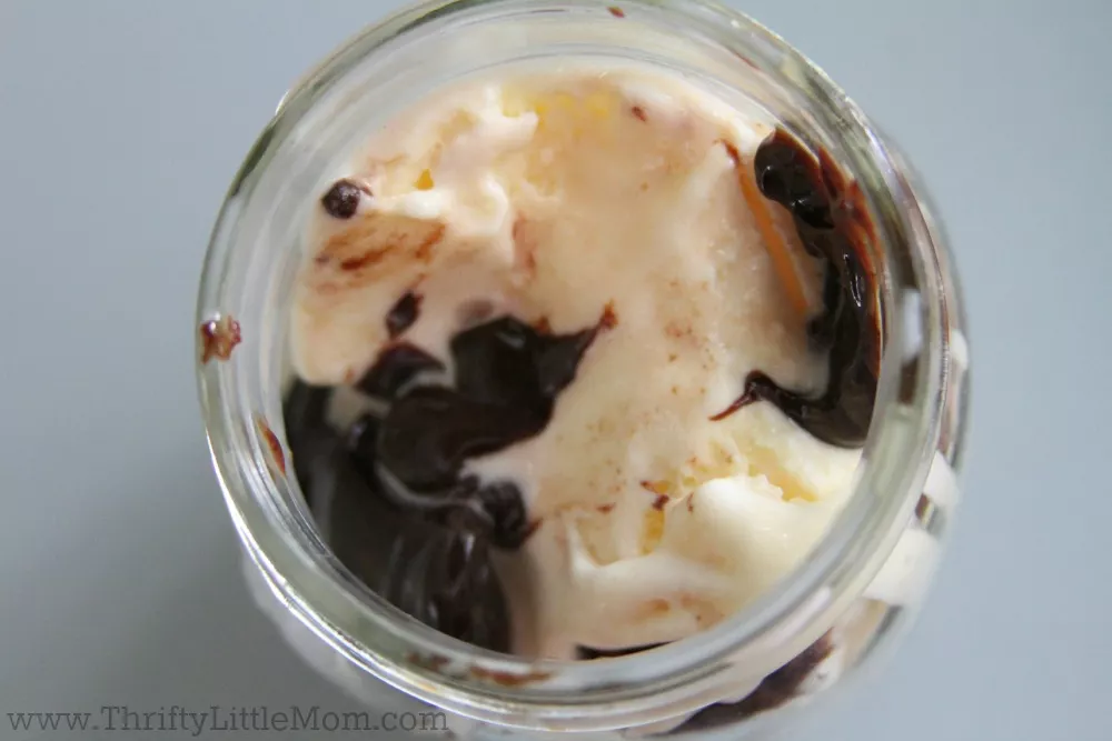 Fudge Brownie Single Serve Sundae Ice Cream & Fudge Layer