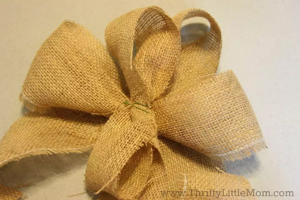 How To Make a Simple Burlap Bow Step 7