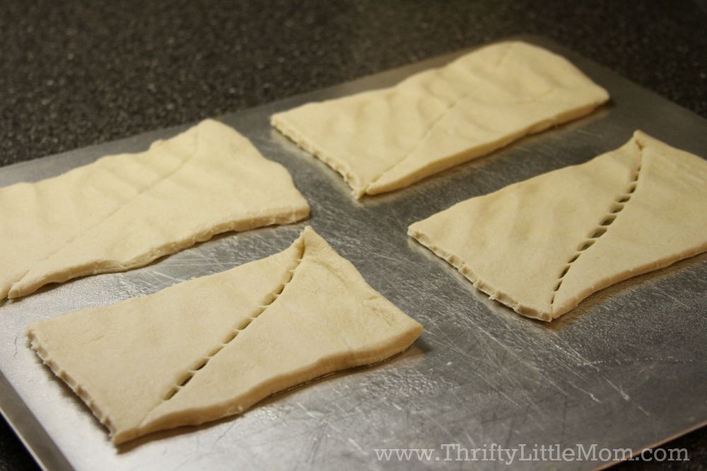 Super Easy Homemade Pizza Hot Pocket Recipe