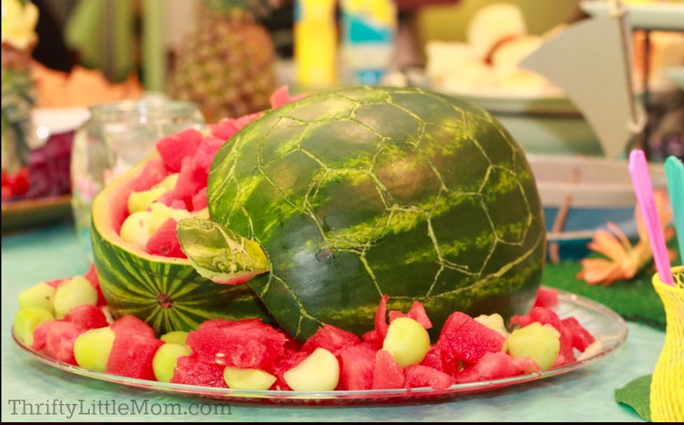 hawaiian pool party decorations