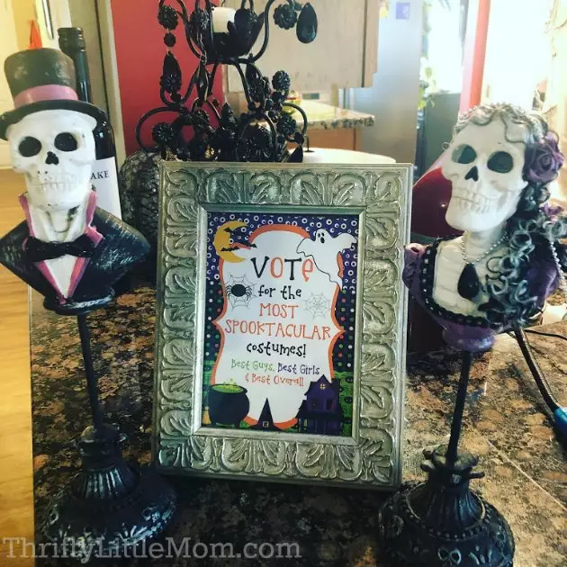 costume party skull trophies