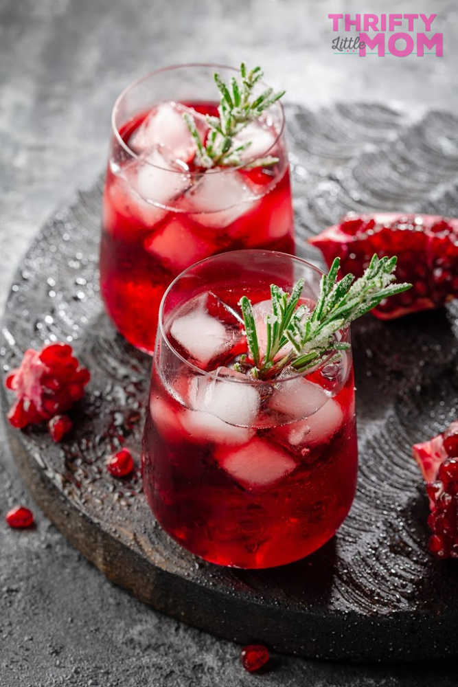 easy holiday pomegranate cocktail