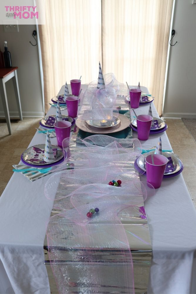 full length table decorations for unicorn party