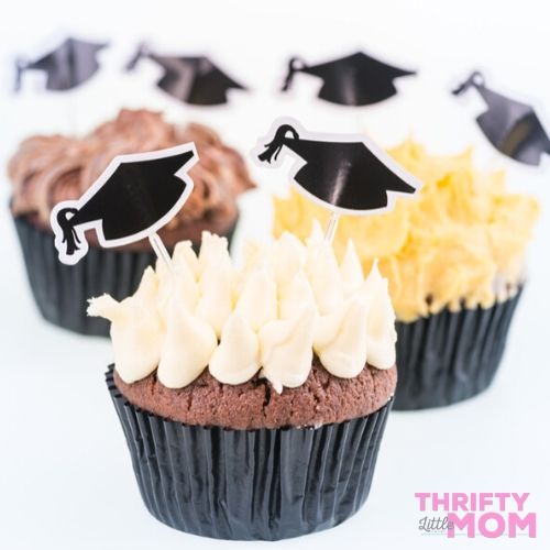 cup cakes with toppers for high school graduation party