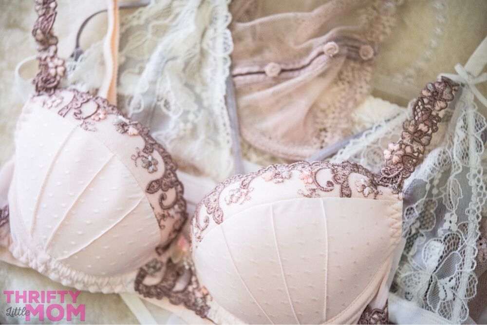 Soft Cup Lace bra tutorial from Stitch to Style - The Thrifty